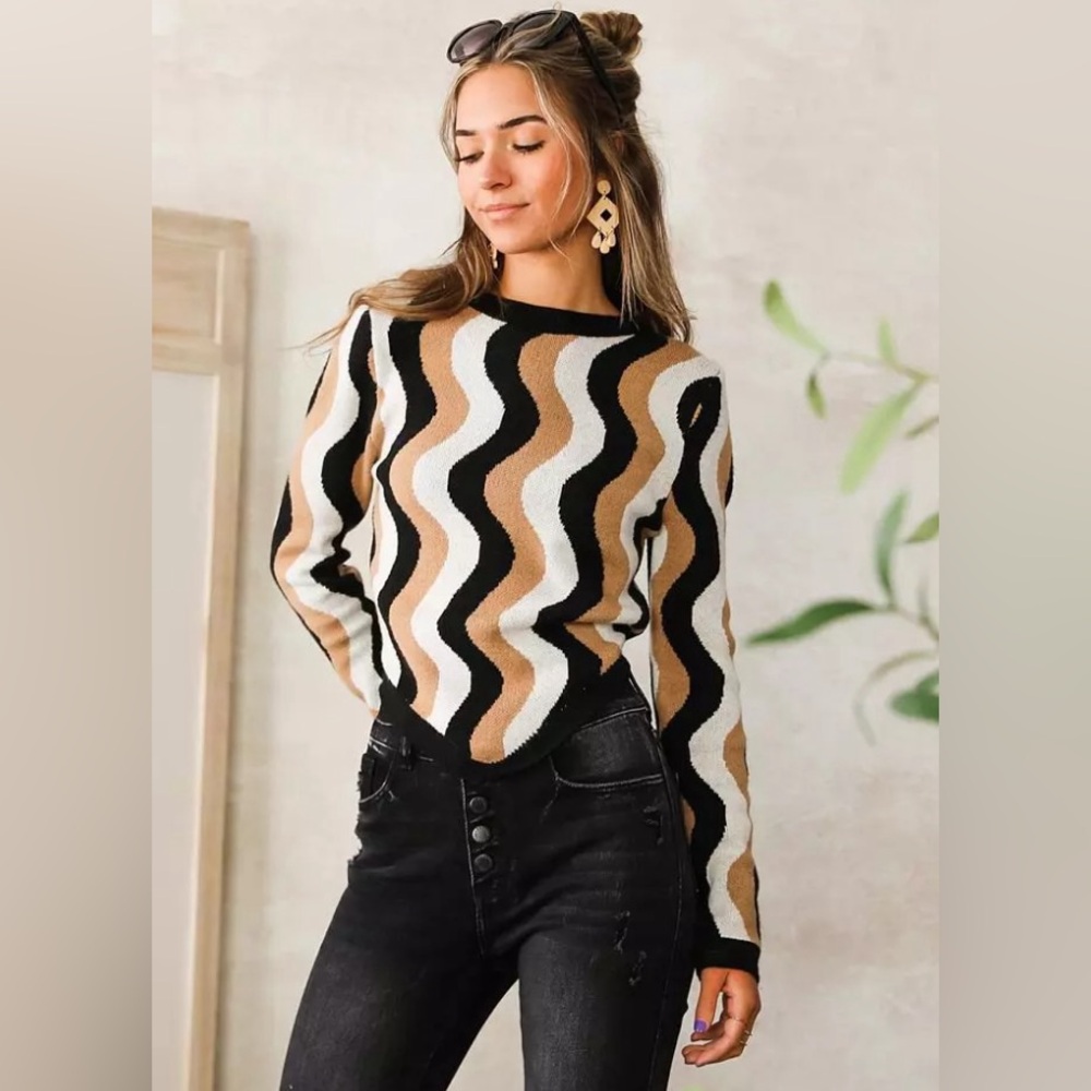 Willow & Root
Wave Pattern Tie-Back Sweater
New
Size XSmall